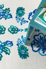 Dash & Albert Graphic Gerbera Machine Washable Rug 2'x3' Teal