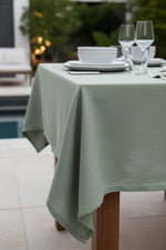 Garnier-Thiebaut Bastide Tablecloth Verde