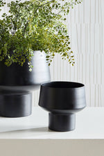 Napa Cyrus Cachepot Medium Matte Black