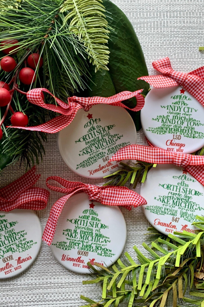 Dishique Chicago Tree Round Ornament 3"