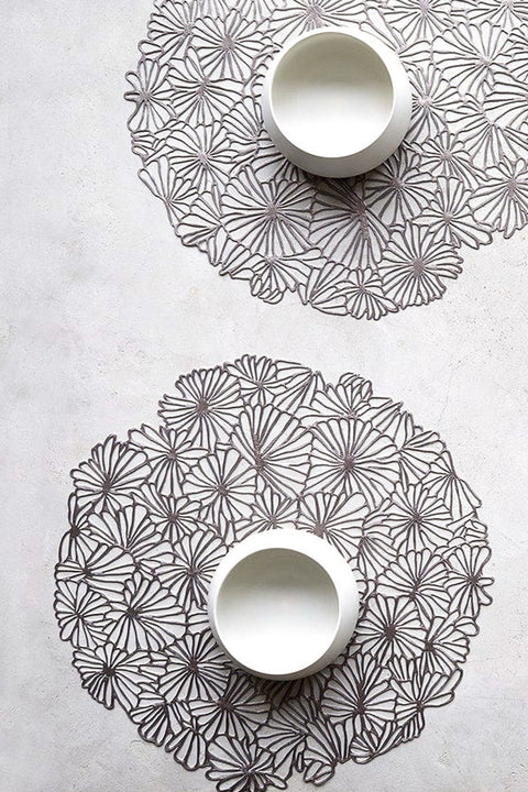 Chilewich Pressed Daisy Placemat Round 14" Gunmetal