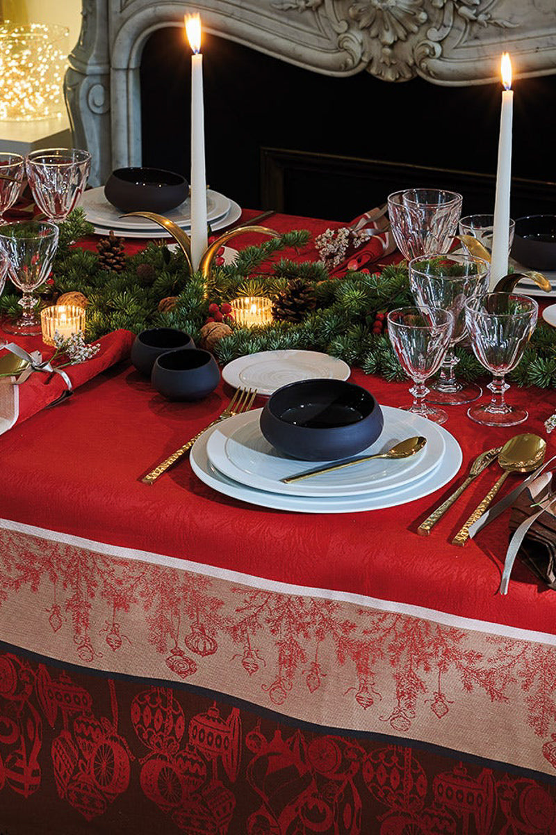 Garnier-Thiebaut Couronne De Noel Tablecloth 69"x69" Rouge