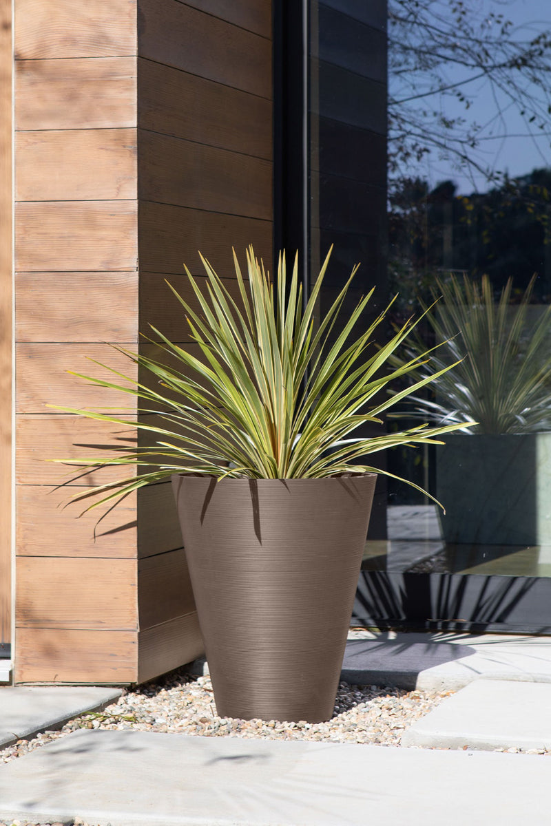 Veradek Kobo Round Planter 22" Espresso