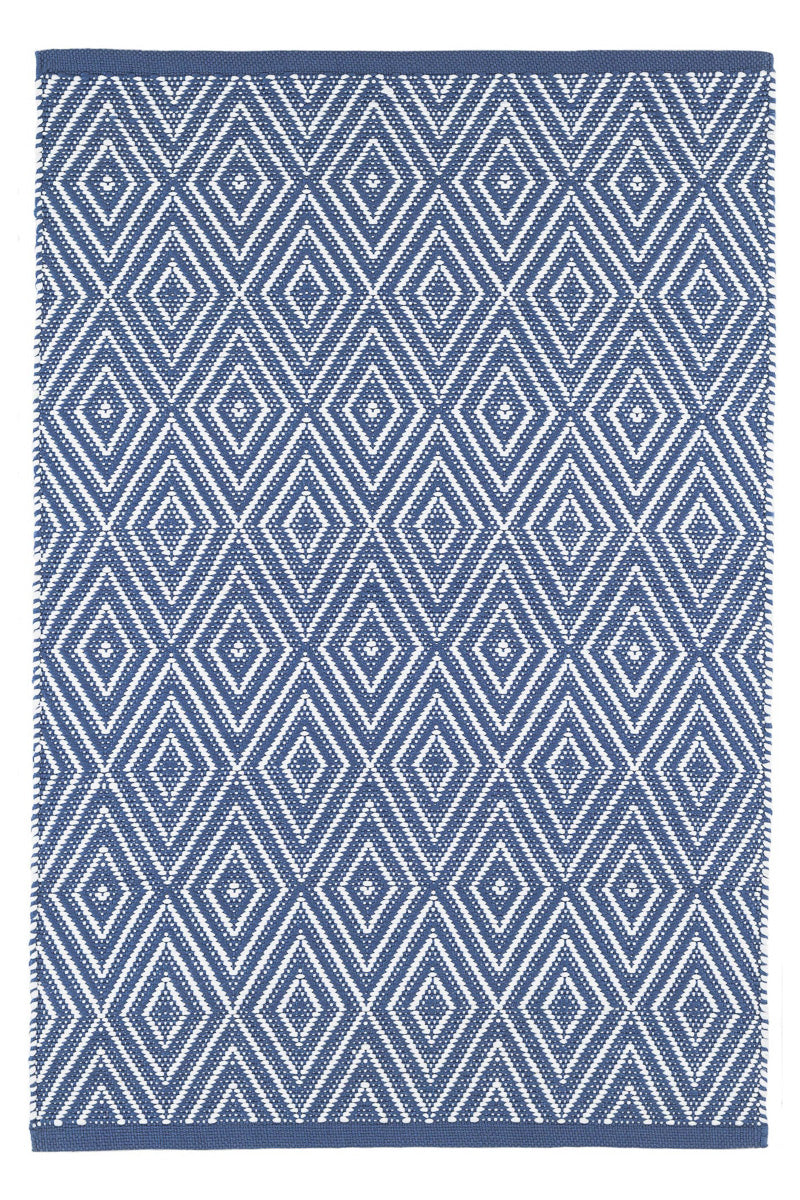 Dash & Albert Diamond Denim/Whtie Handwoven Indoor/Outdoor Rug 2x3