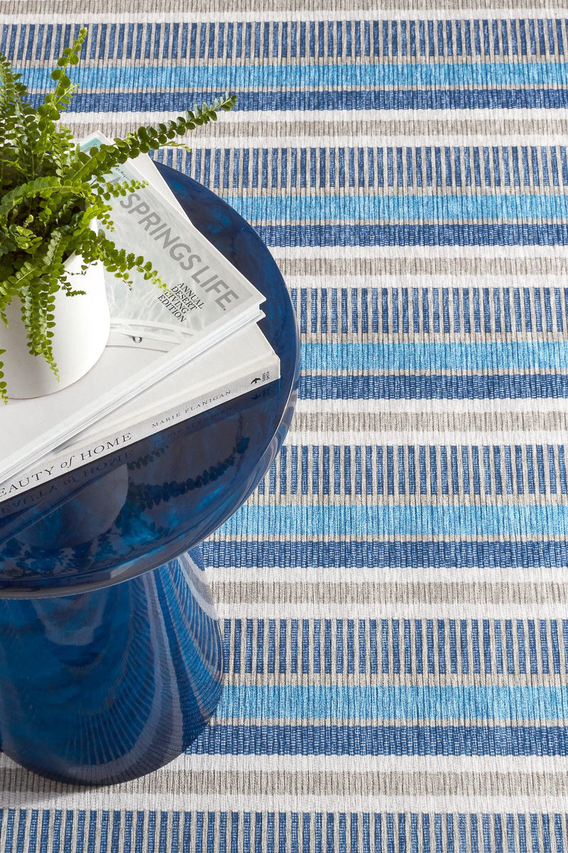 Dash & Albert Always Greener Handwoven Indoor/Outdoor Rug 2'x3' Blue/Grey