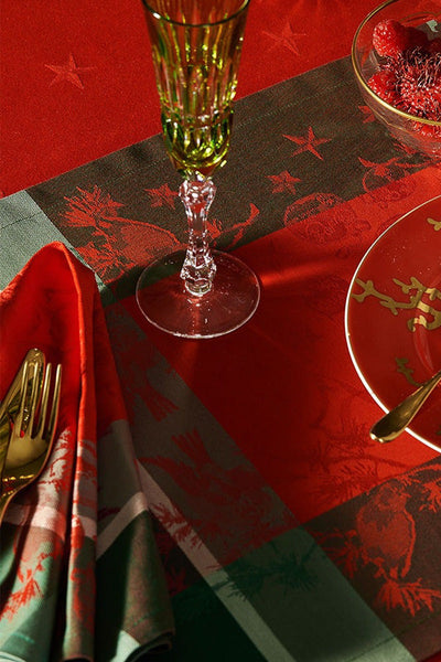 Garnier-Thiebaut Cadeaux De Noel Rouge Tablecloth 45" x 45"