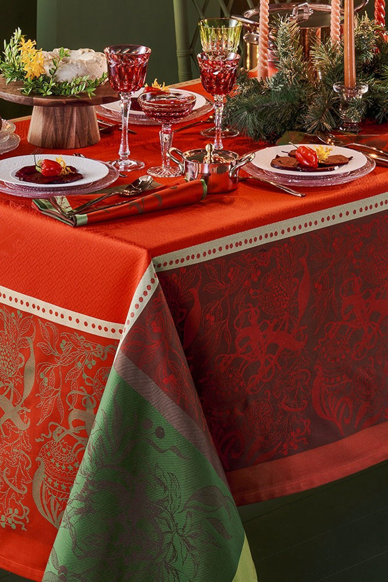 Garnier-Thiebaut Noel Fruite Tablecloth 69"x69" Rouge