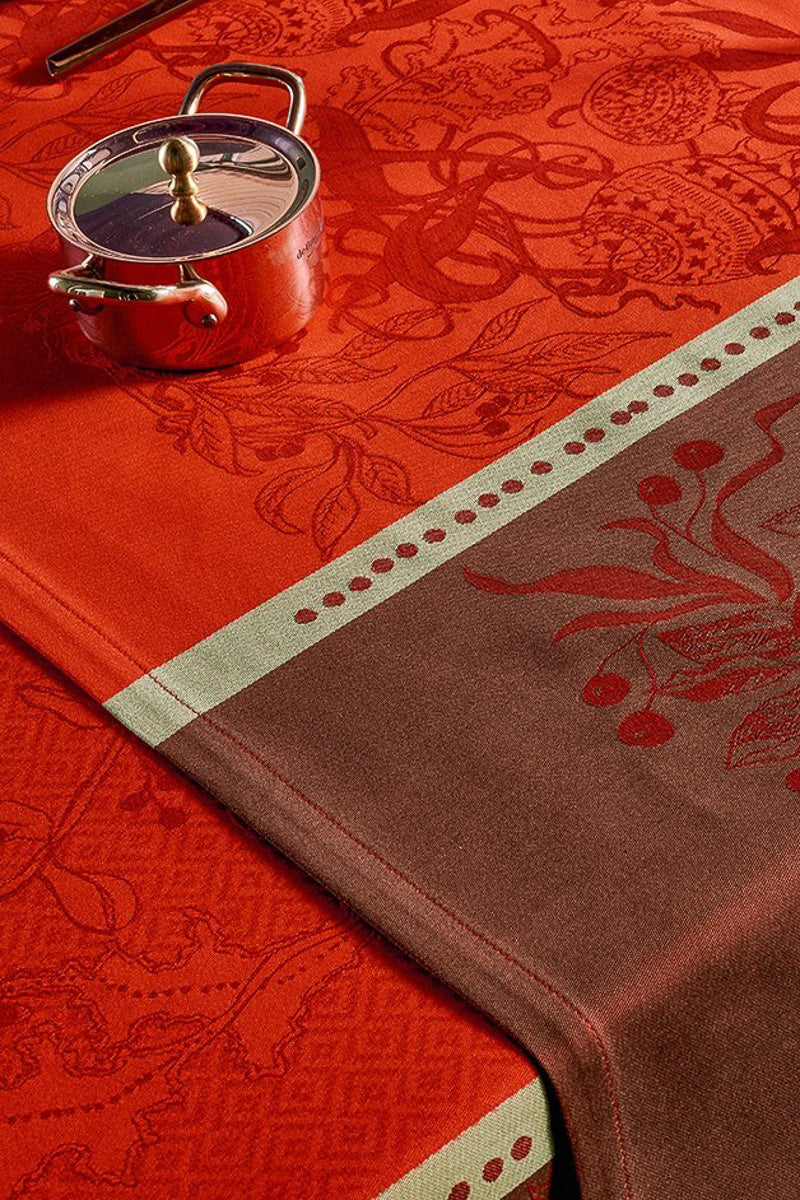 Garnier-Thiebaut Noel Fruite Runner 21"x69" Rouge