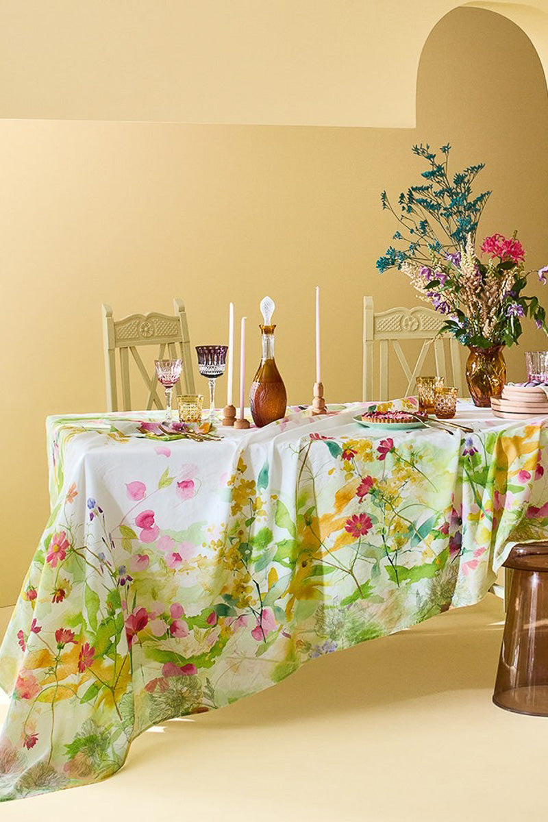 Garnier-Thiebaut Souffle Fleuri Tablecloth 61"x102" Printemps