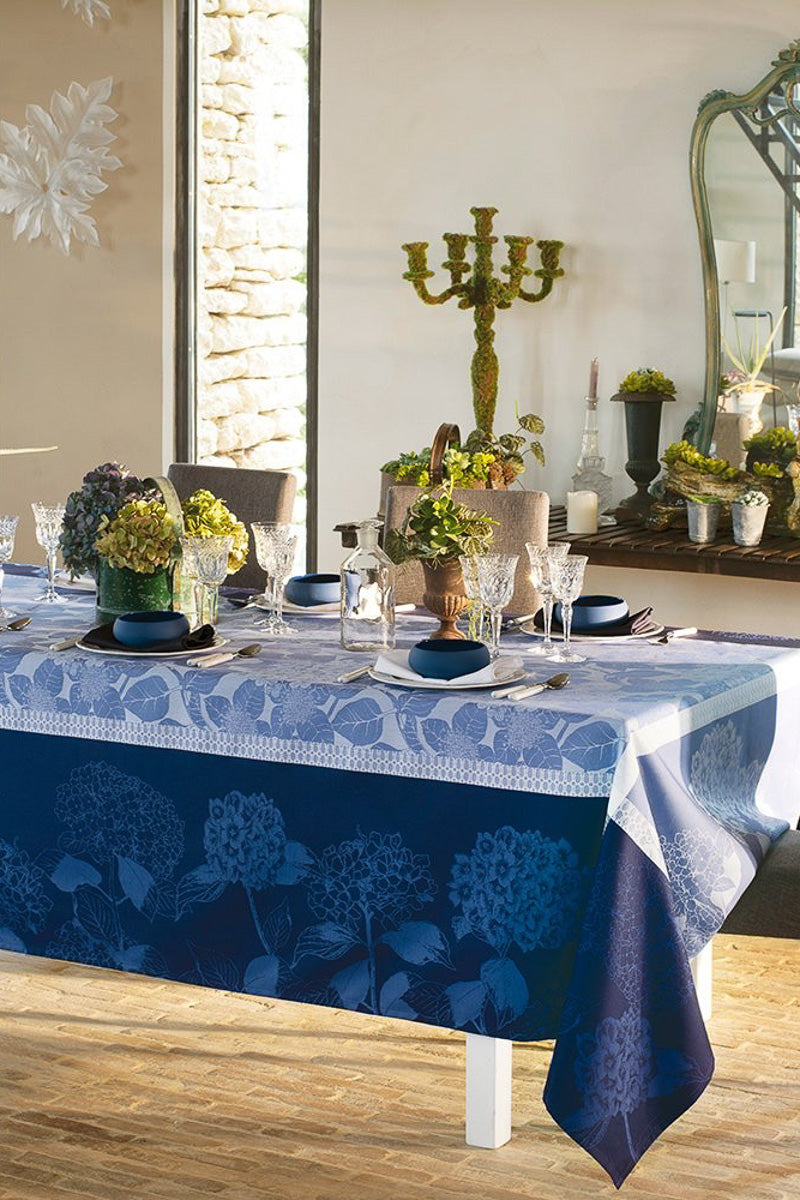 Garnier-Thiebaut Hortensias Tablecloth 69"x100" Bleu