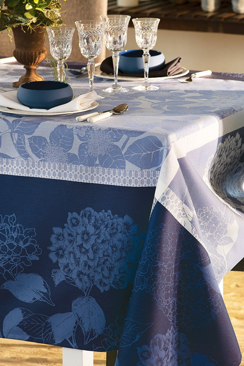 Garnier-Thiebaut Hortensias Tablecloth 69"x100" Bleu