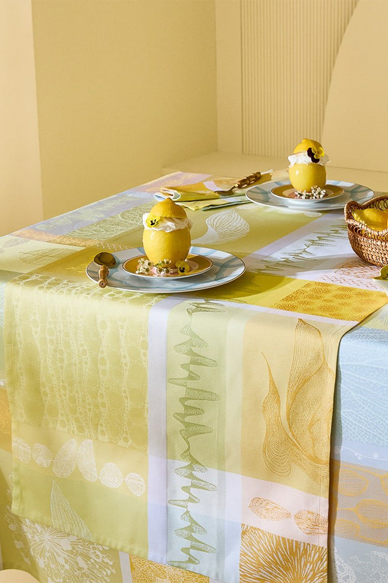 Garnier-Thiebaut Mille Lieues Runner 22"x71" Auberge