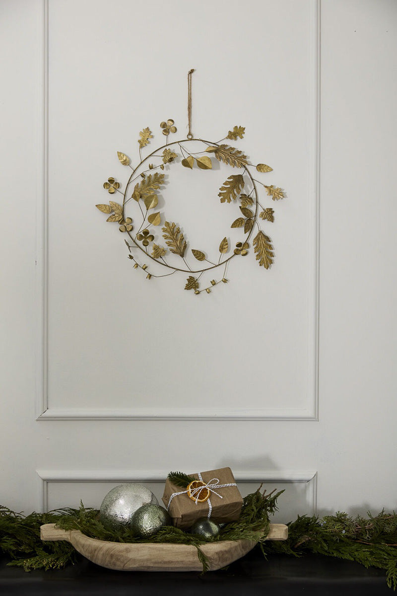 Cold Weather Metal Leaf Wreath 17"