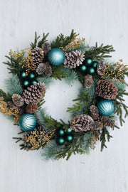 WREATH PINE W/ORN PLSCT 27"