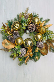 Faux Wreath Pine with Ornaments & Pinecones 20"