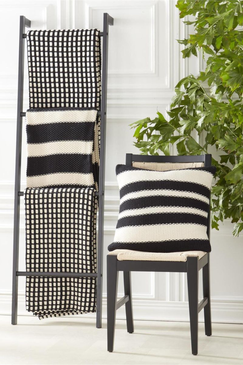 Ladder Display 69.5" Black