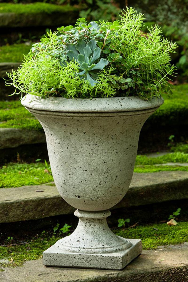 Campania Linwood Urn 15.75" AS