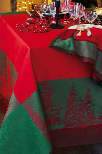 Garnier-Thiebaut Noel Etoile Rouge Tablecloth 45" x 45"