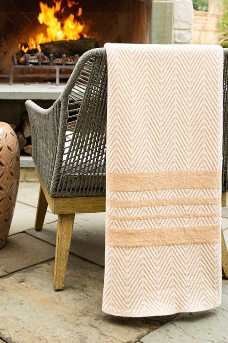 THROW, CHEVRON CAMEL 60X80