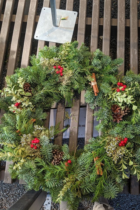 Wreath, Cones/Cinnamon 24"