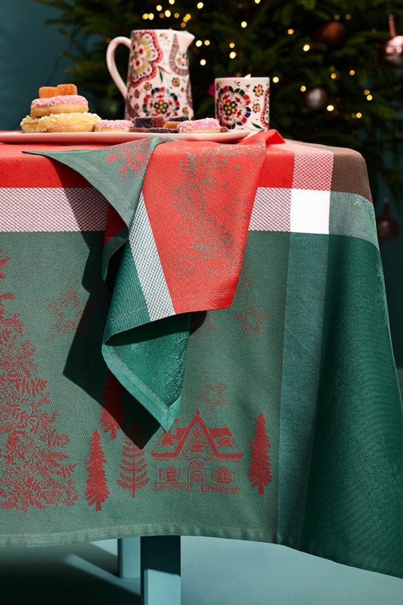 Garnier-Thiebaut Noel Magique Tablecloth Houx