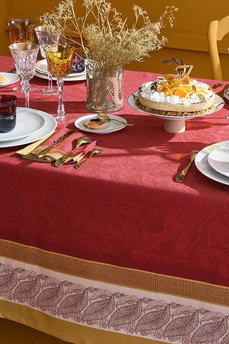 Garnier-Thiebaut Alexandria Tablecloth Rubis