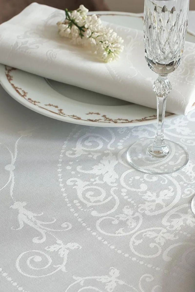 Garnier-Thiebaut Comtesse Tablecloth Blanc