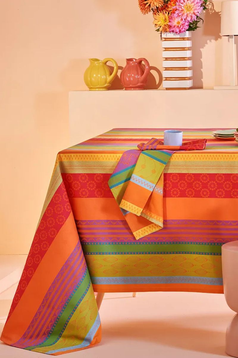 Garnier-Thiebaut Mille Broderies Tablecloth Samba