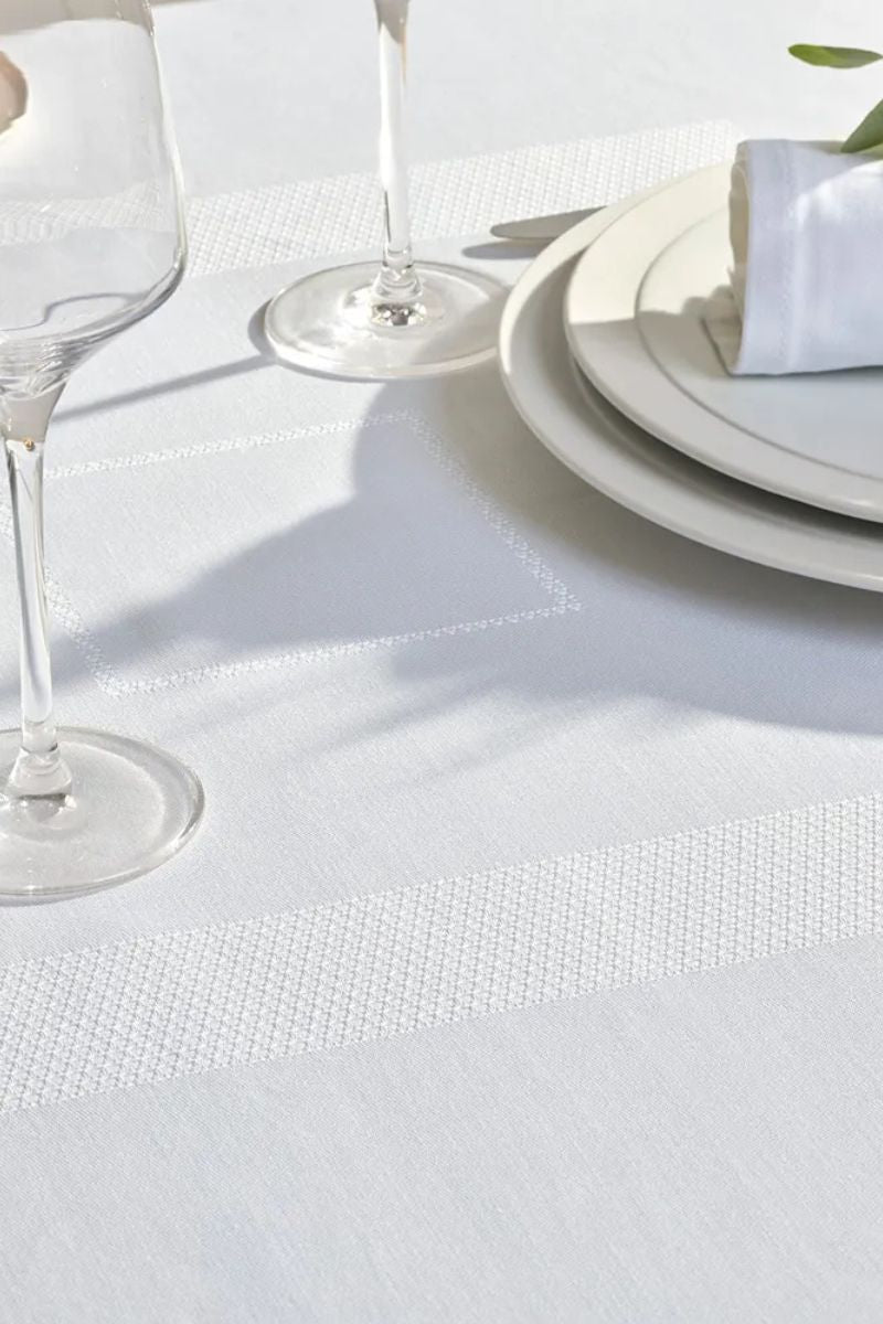 Garnier-Thiebaut Signature Tablecloth Blanc
