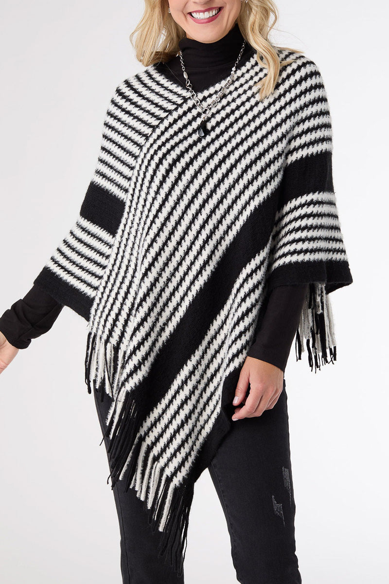 Sansa Poncho Black & White