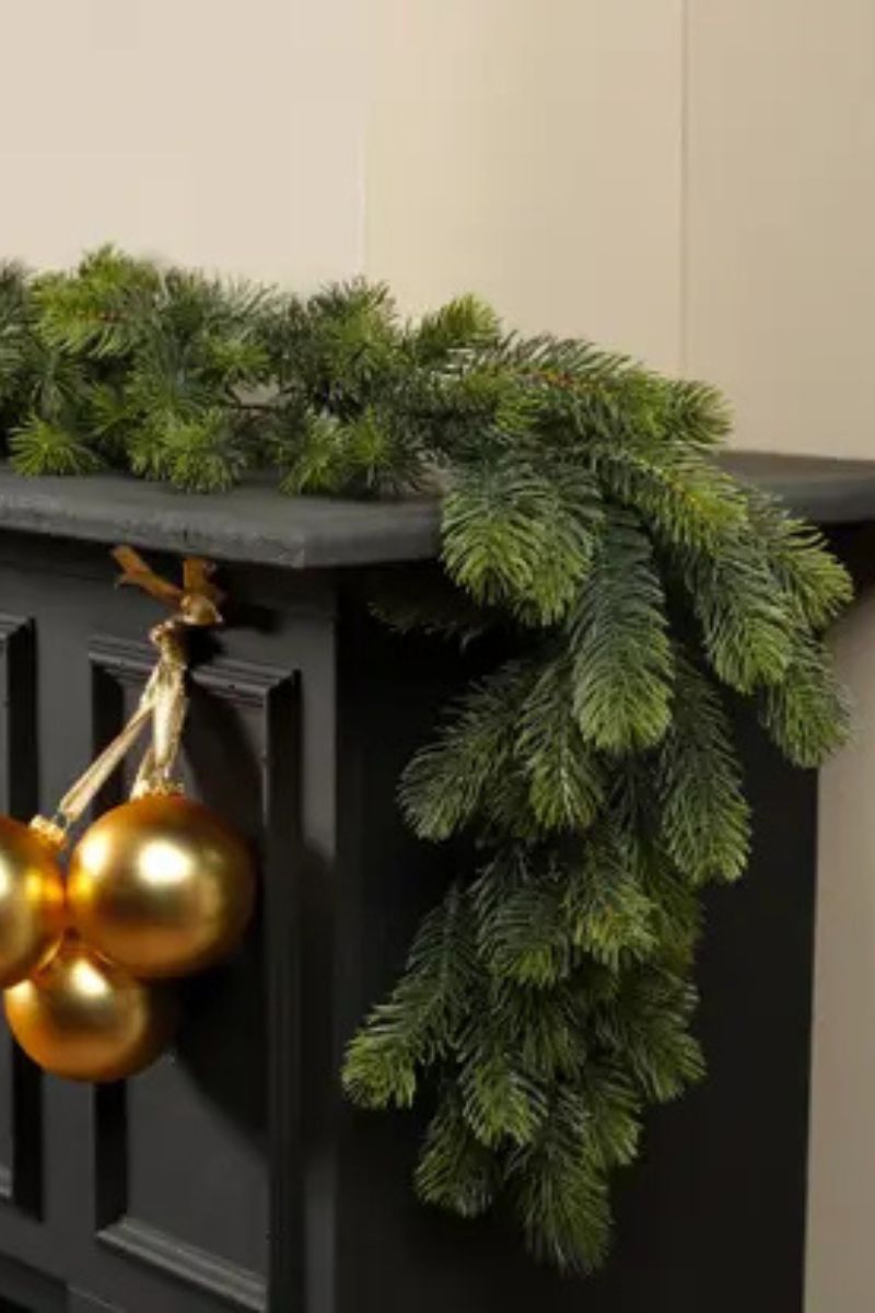 Faux Winnipeg Garland Outdoor 5' 10" Green