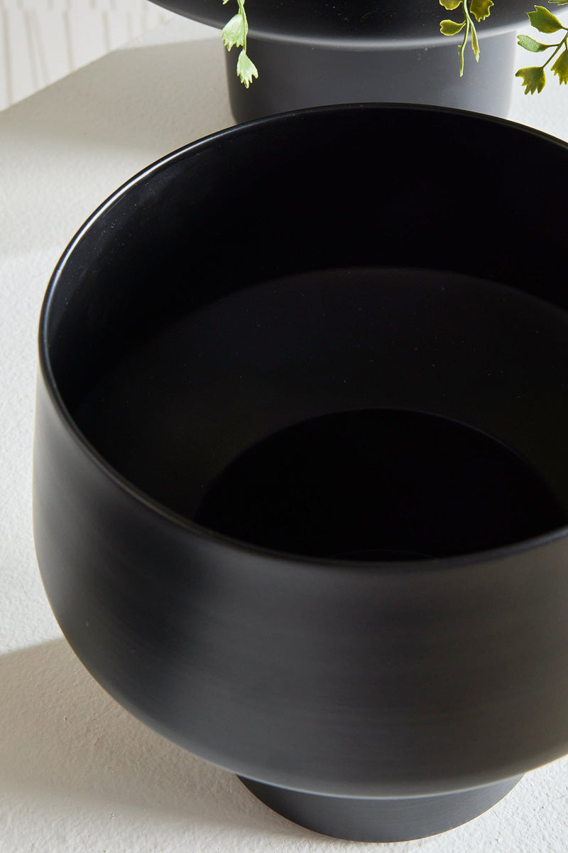 Napa Cyrus Cachepot Medium Matte Black